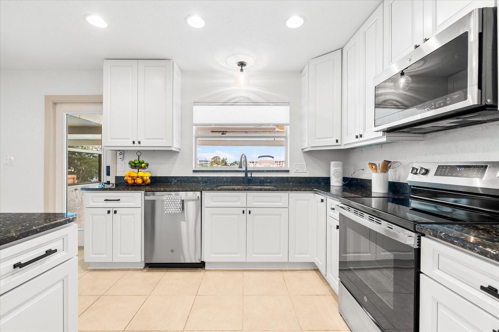 Image 11 of 62 For 8848 Sunlit Cove Drive Ne