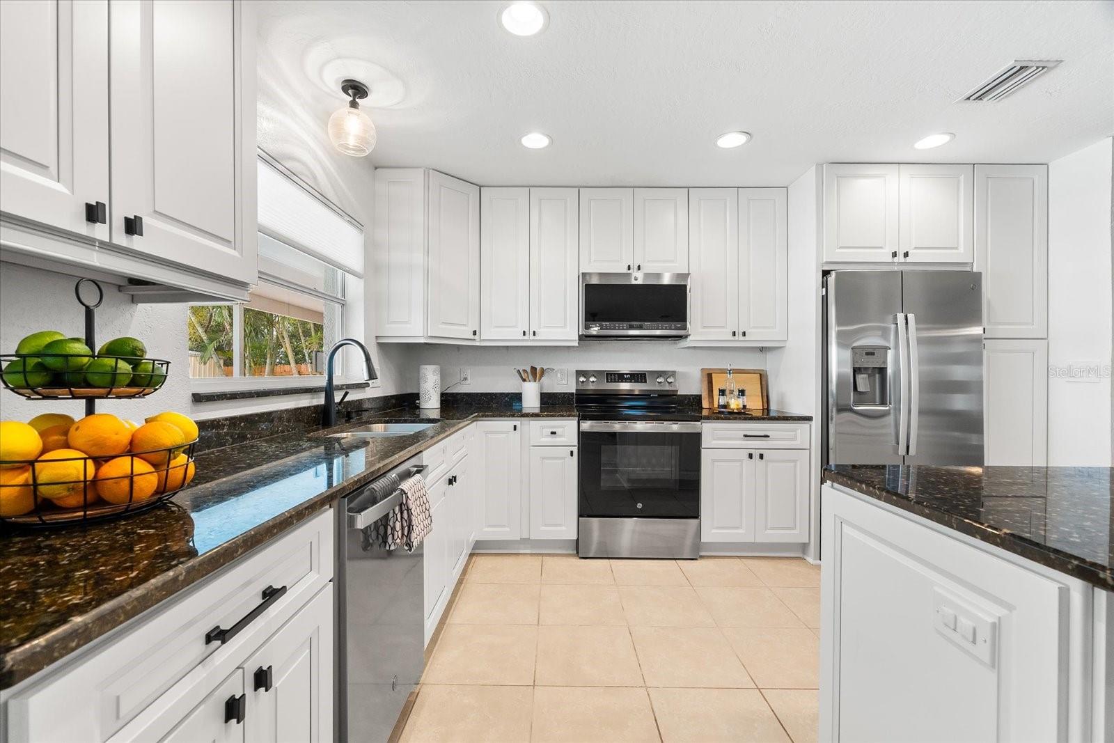 Image 12 of 62 For 8848 Sunlit Cove Drive Ne