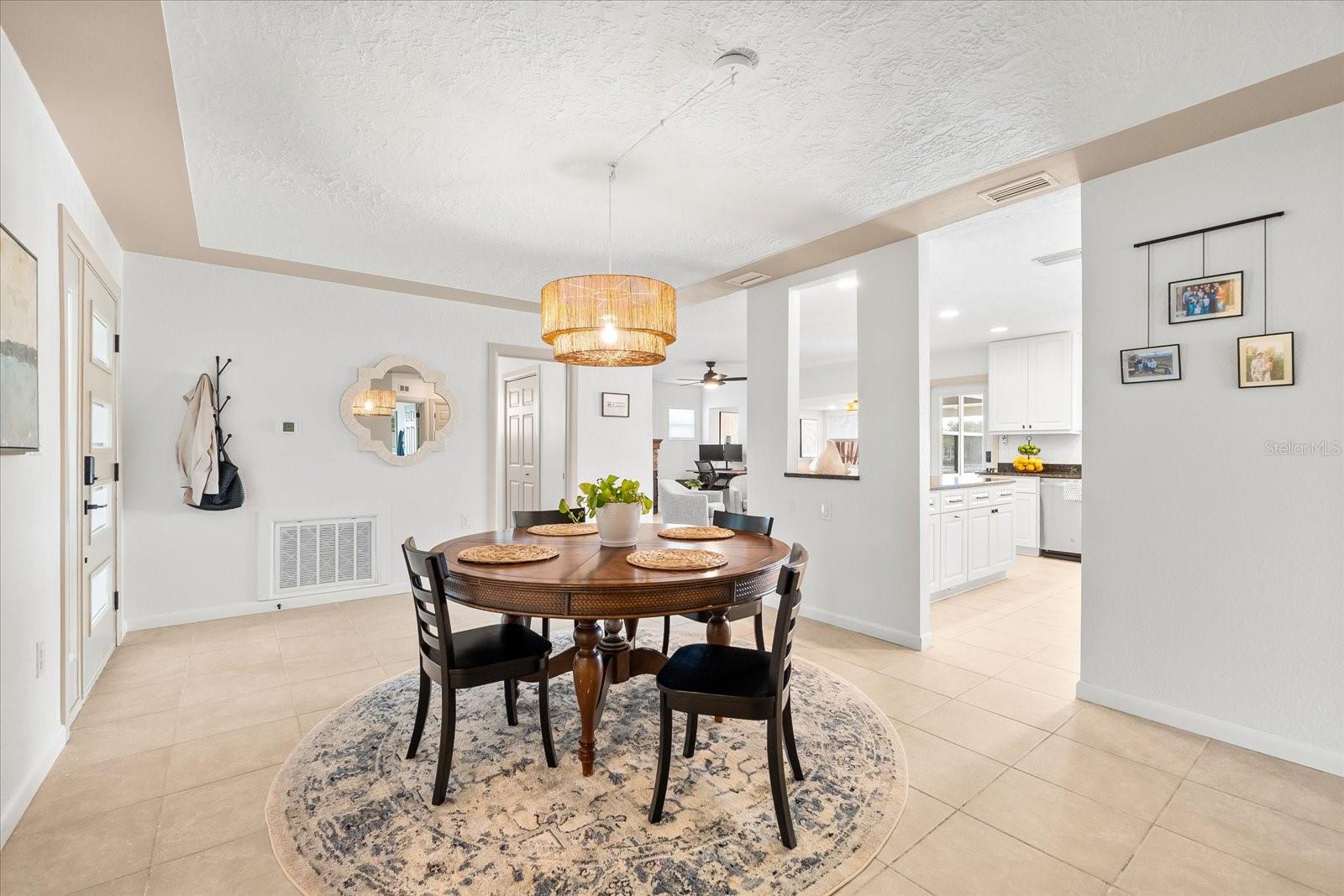 Image 4 of 62 For 8848 Sunlit Cove Drive Ne