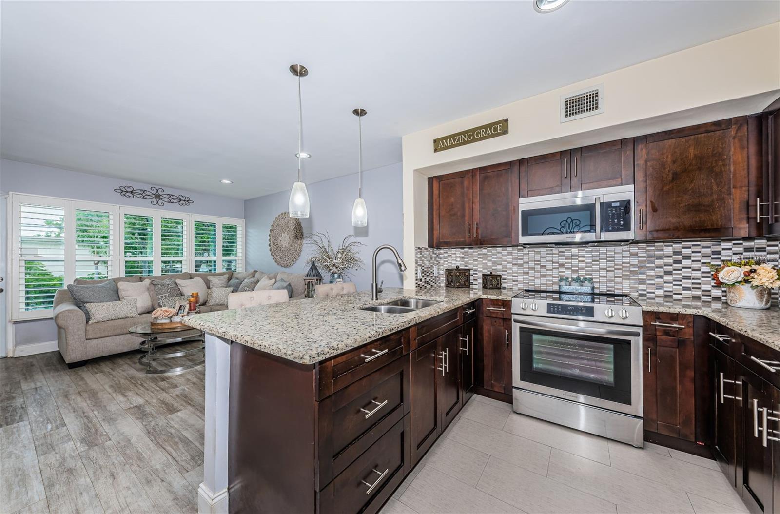Image 12 of 41 For 5694 40th Terrace N 423