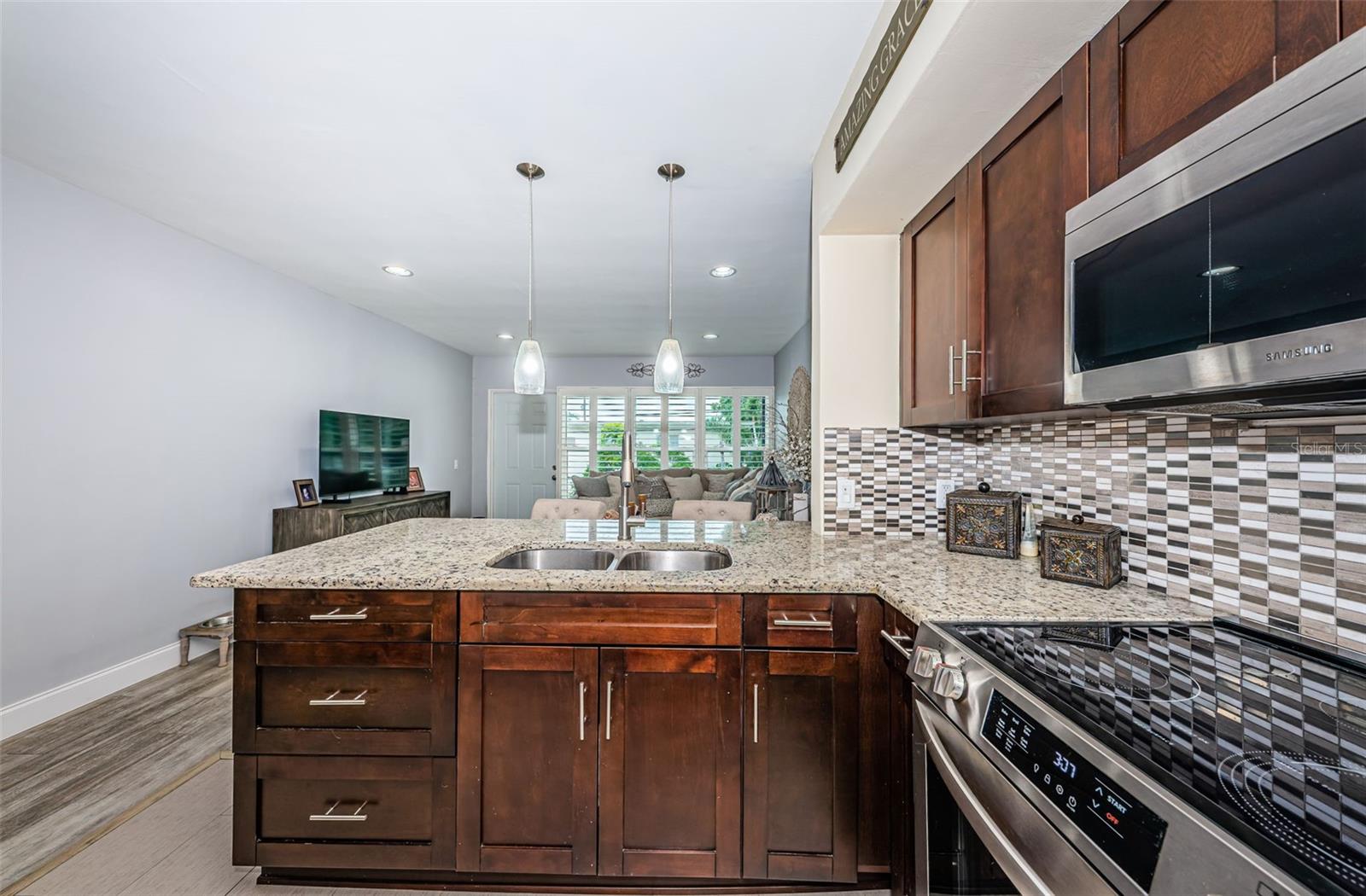 Image 16 of 41 For 5694 40th Terrace N 423