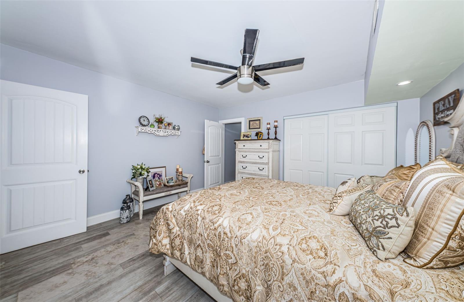 Image 19 of 41 For 5694 40th Terrace N 423