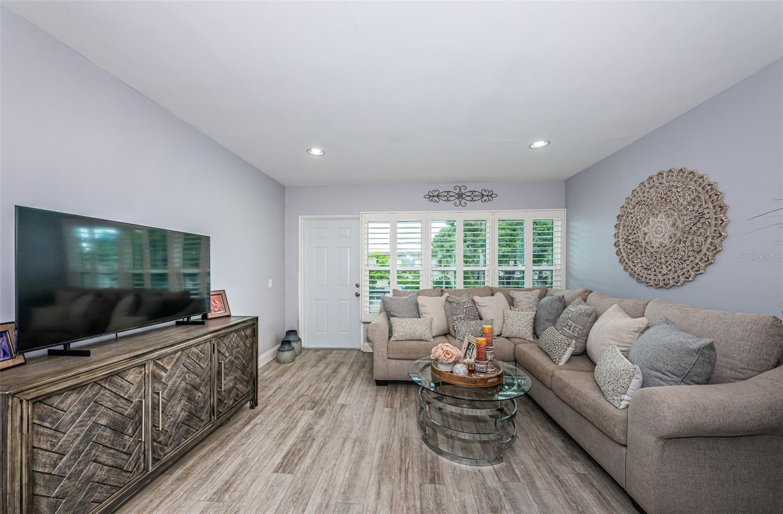 Image 3 of 41 For 5694 40th Terrace N 423