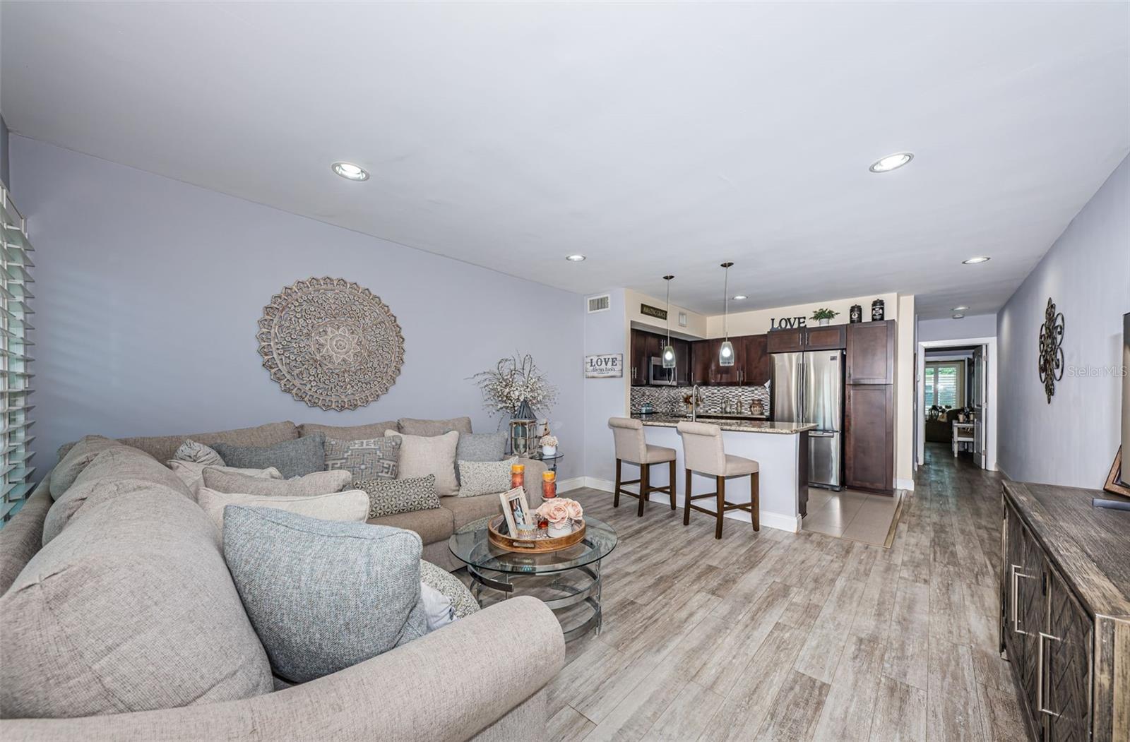 Image 8 of 41 For 5694 40th Terrace N 423