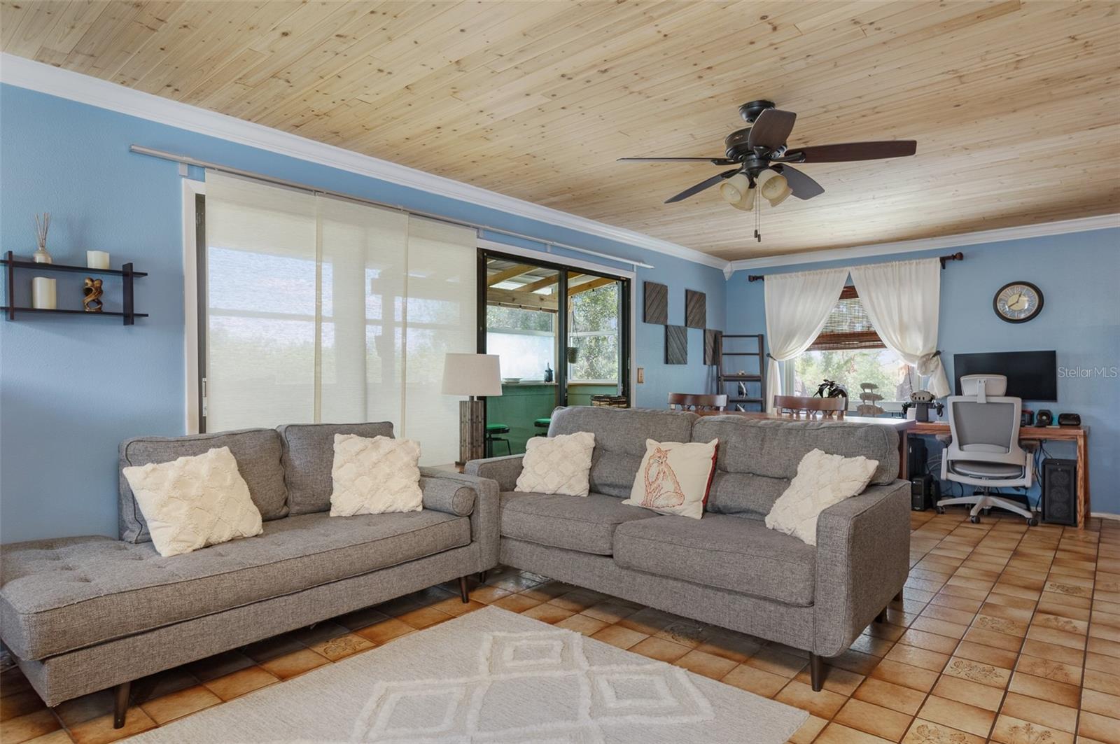 Image 11 of 52 For 854 77th Avenue N