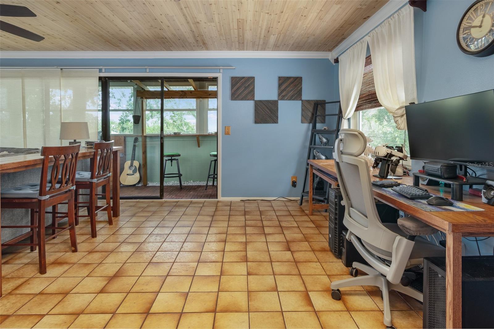 Image 16 of 52 For 854 77th Avenue N