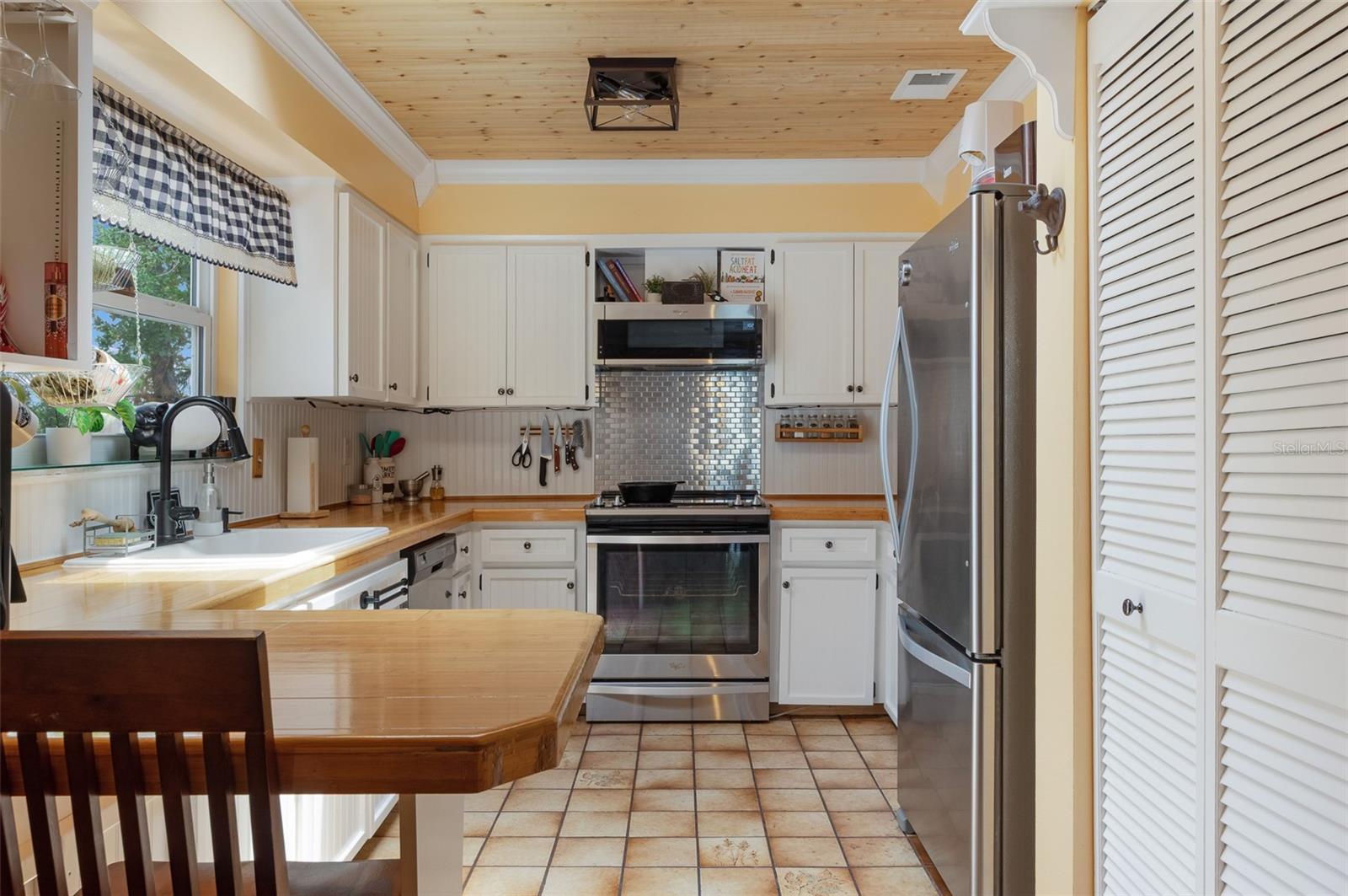 Image 17 of 52 For 854 77th Avenue N