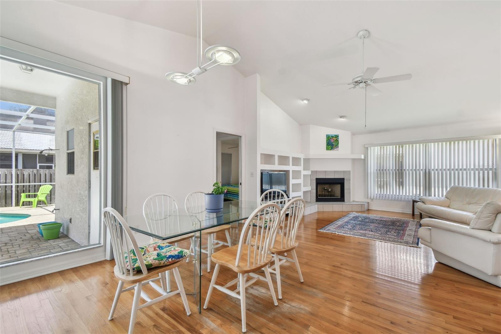 Image 21 of 82 For 5001 Queen Palm Terrace Ne