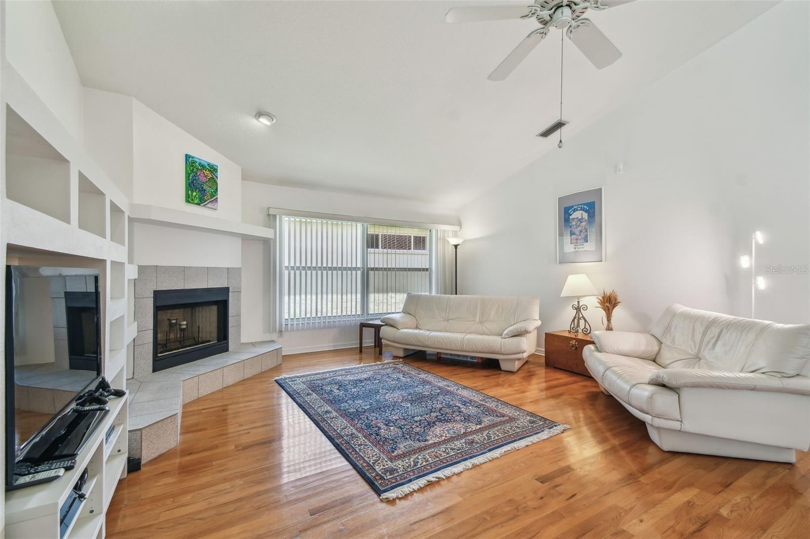 Image 35 of 82 For 5001 Queen Palm Terrace Ne