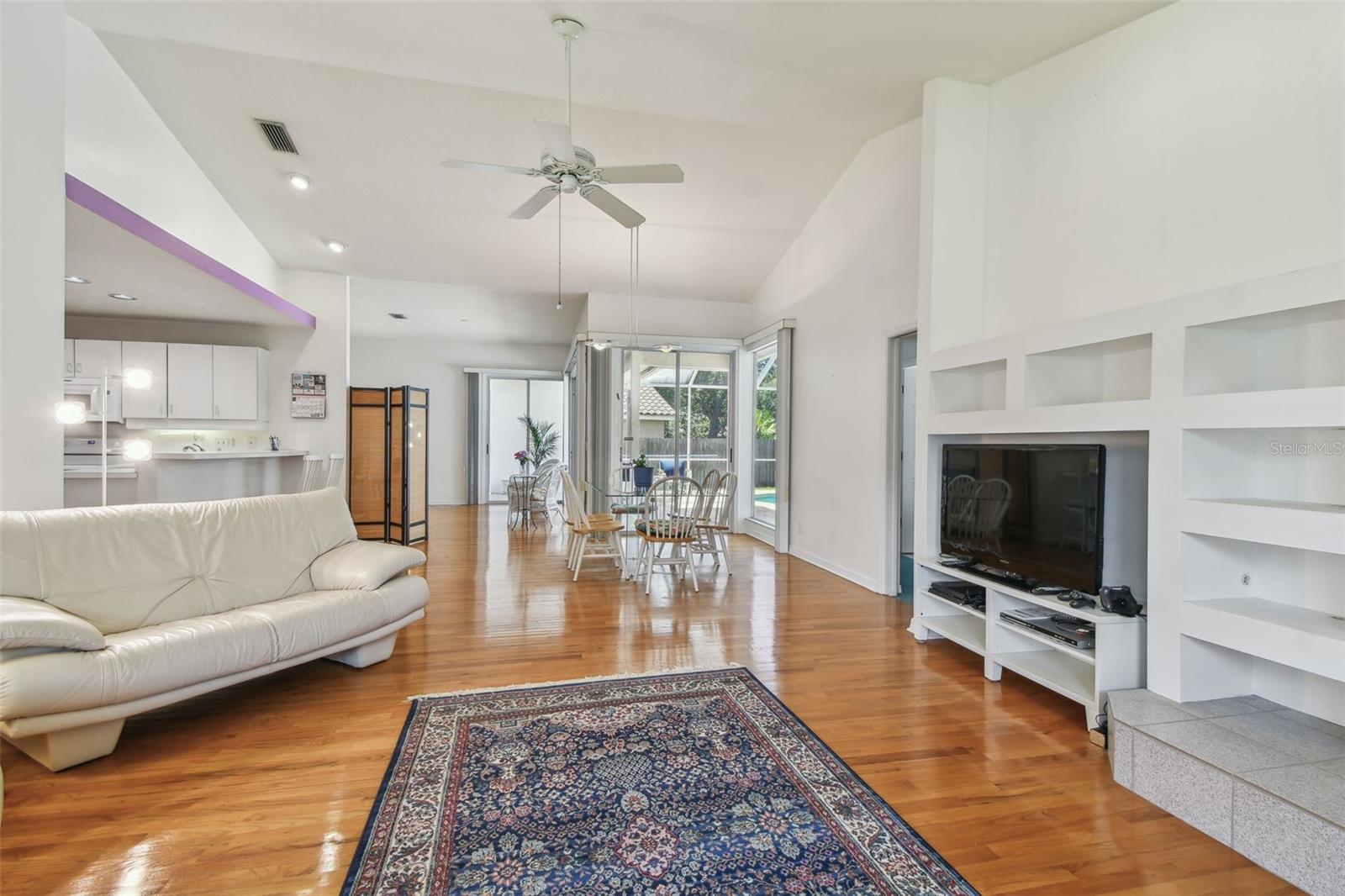 Image 36 of 82 For 5001 Queen Palm Terrace Ne