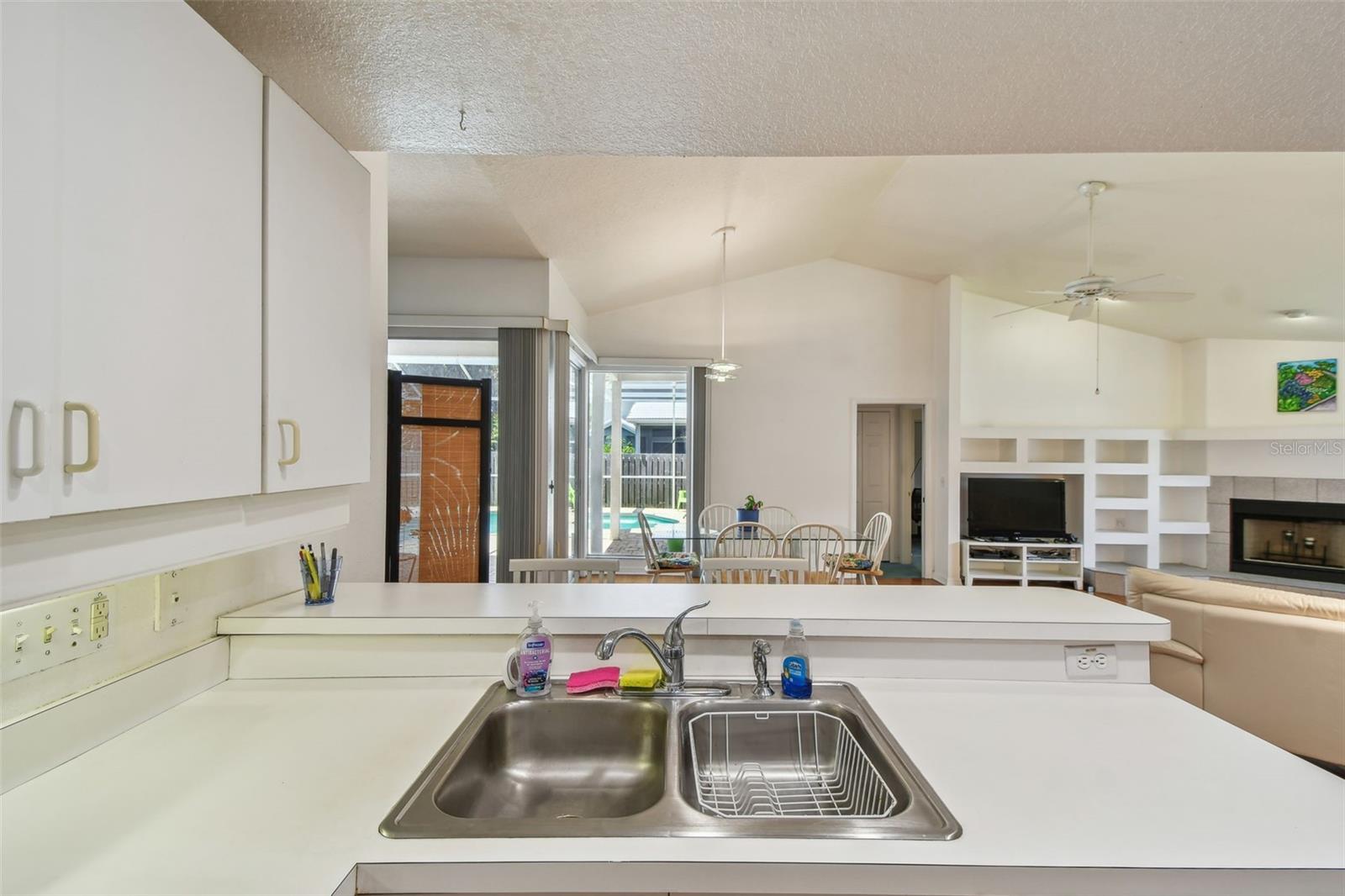 Image 41 of 82 For 5001 Queen Palm Terrace Ne
