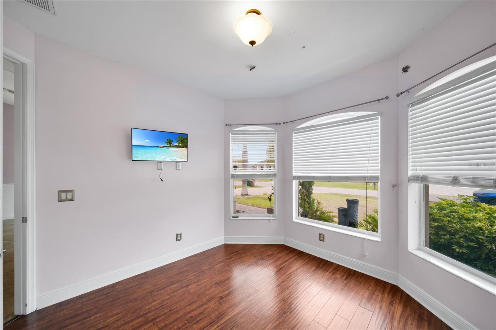 Image 14 of 40 For 3326 8th St  