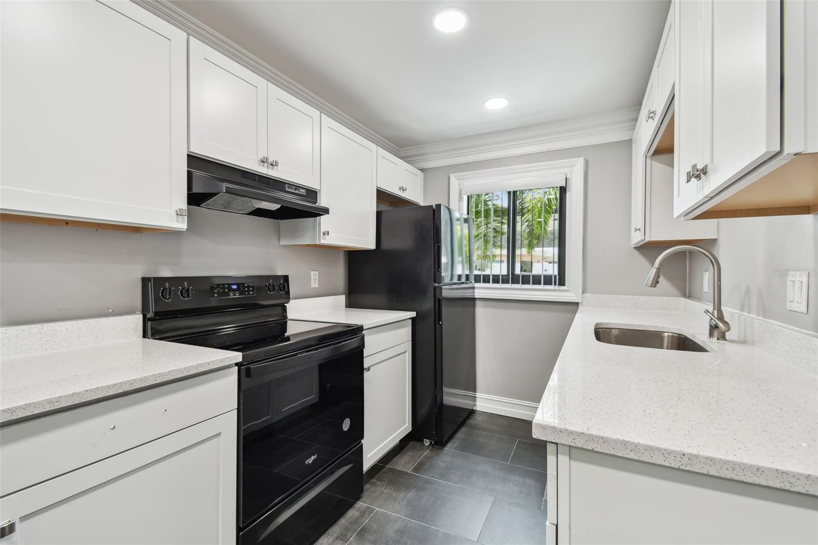 Image 11 of 54 For 2942 Bay Drive 12