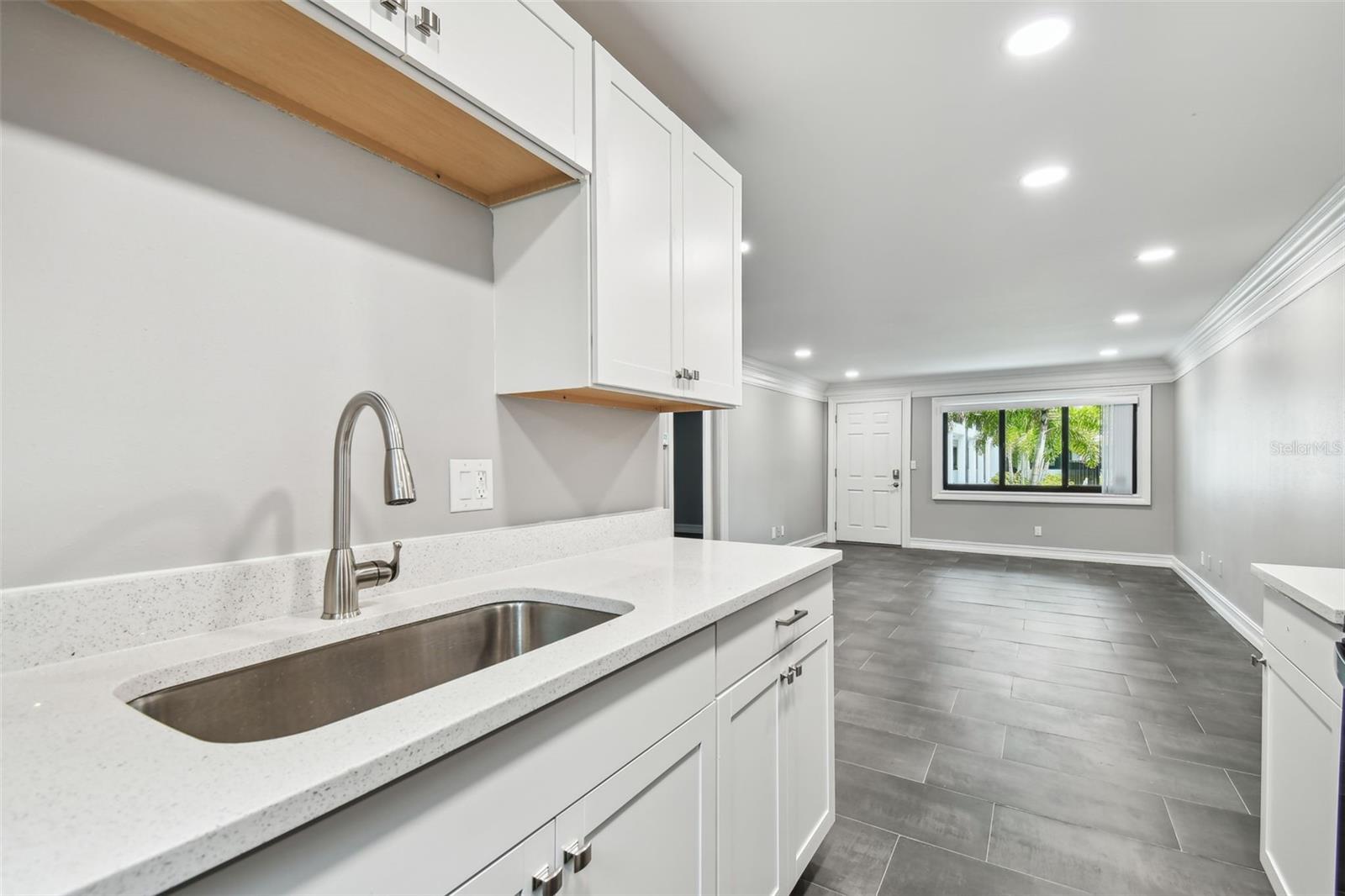 Image 14 of 54 For 2942 Bay Drive 12