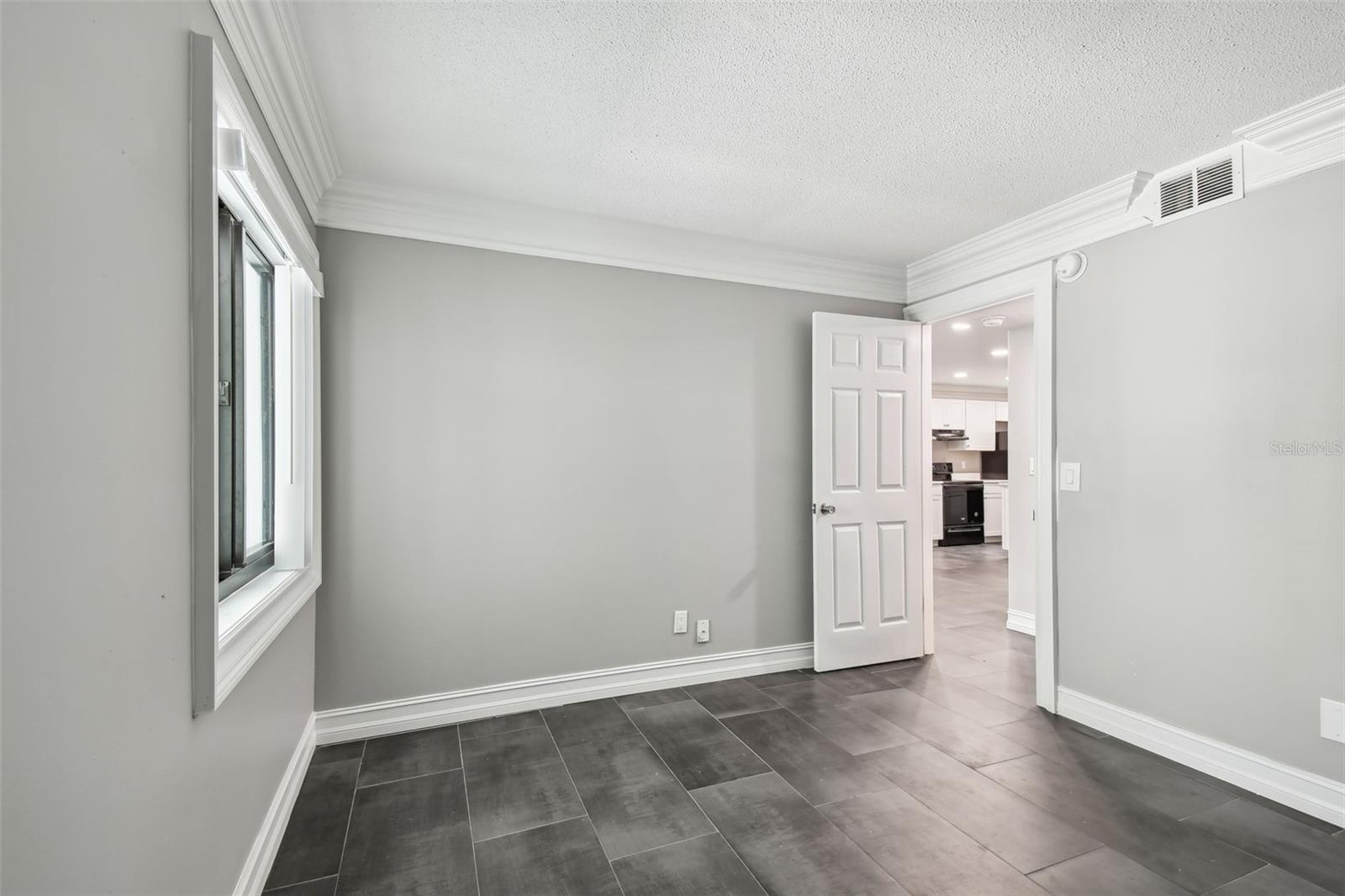 Image 18 of 54 For 2942 Bay Drive 12