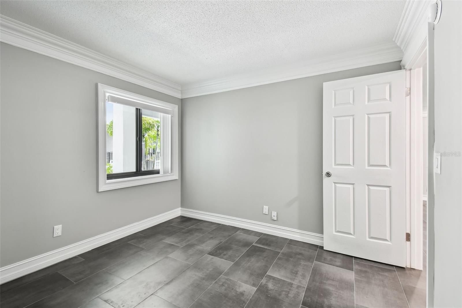 Image 19 of 54 For 2942 Bay Drive 12