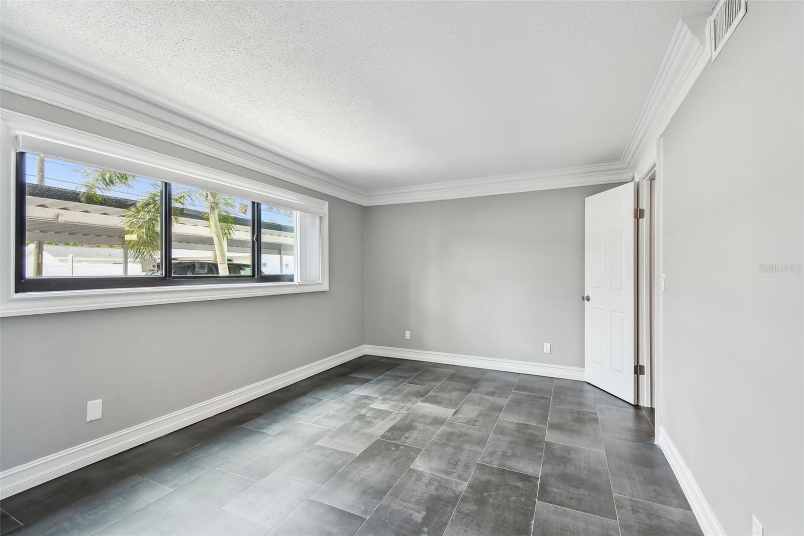 Image 24 of 54 For 2942 Bay Drive 12