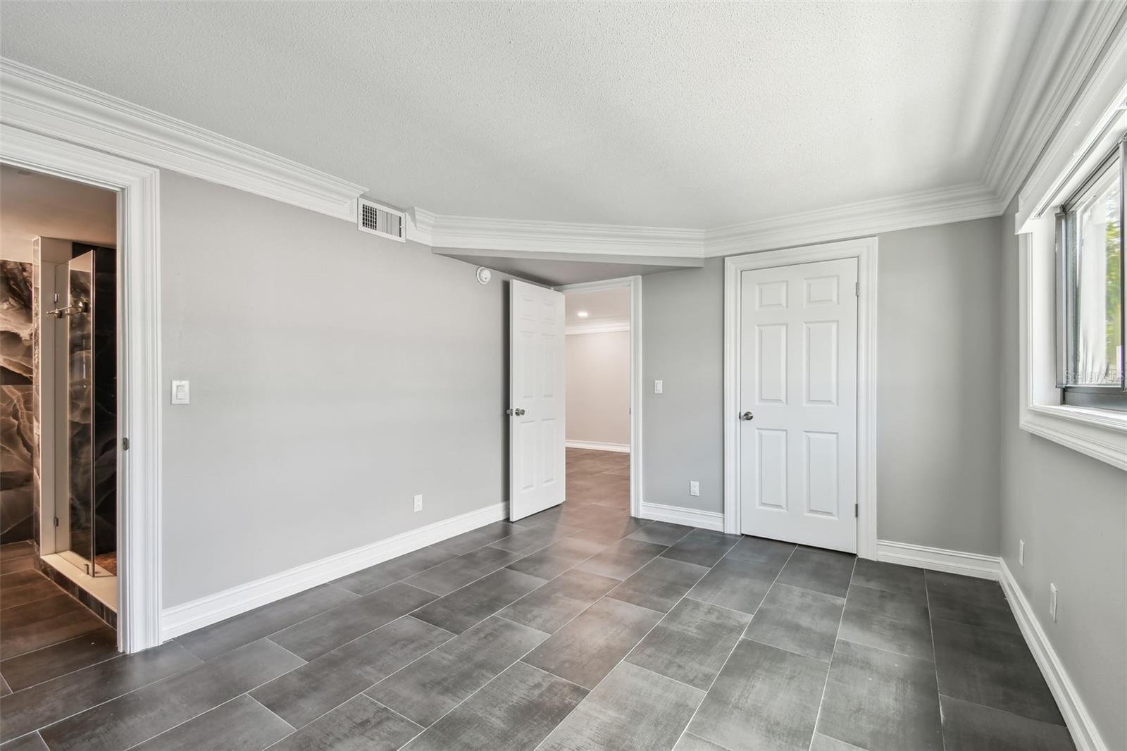 Image 26 of 54 For 2942 Bay Drive 12