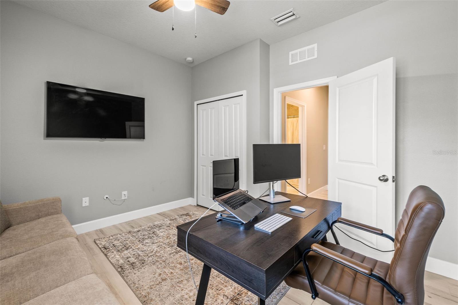 Image 17 of 51 For 11322 Lake Lucaya Drive