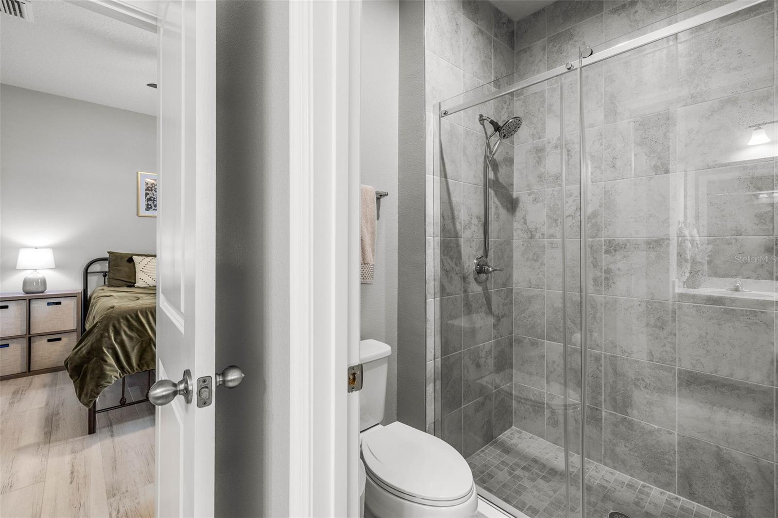 Image 21 of 51 For 11322 Lake Lucaya Drive