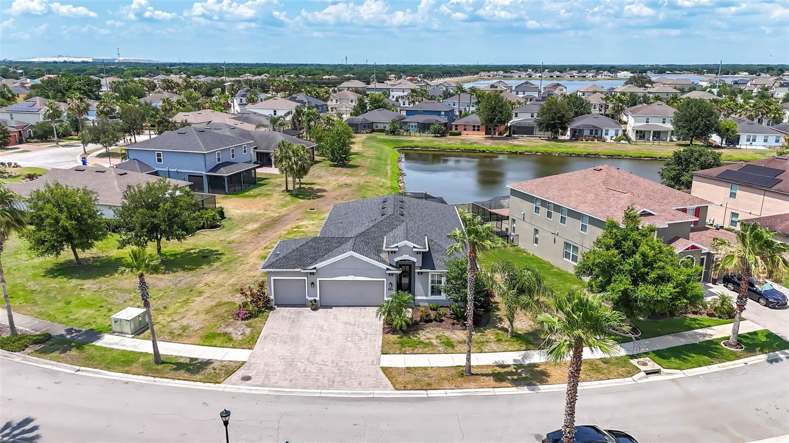 Image 31 of 51 For 11322 Lake Lucaya Drive