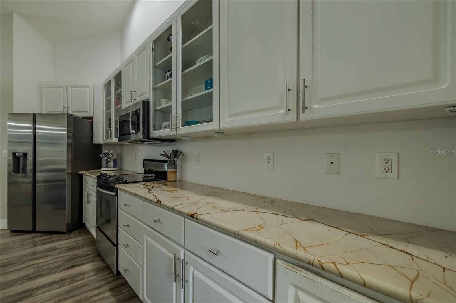 Image 16 of 39 For 4612 River Overlook Drive