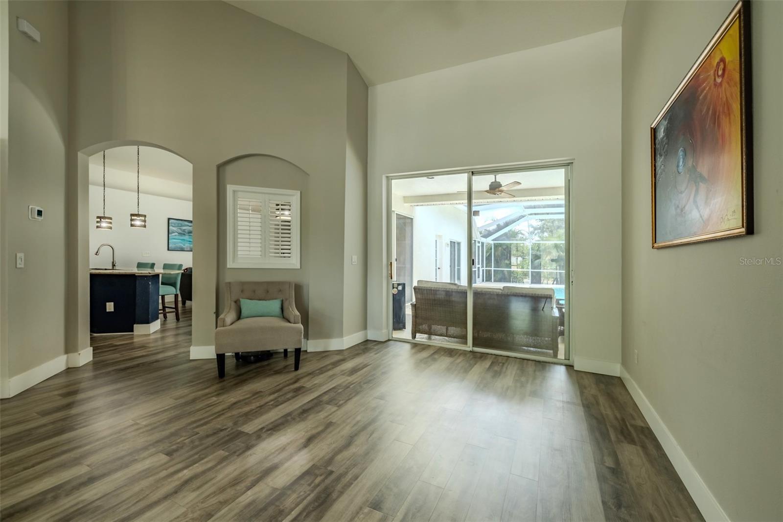 Image 4 of 39 For 4612 River Overlook Drive