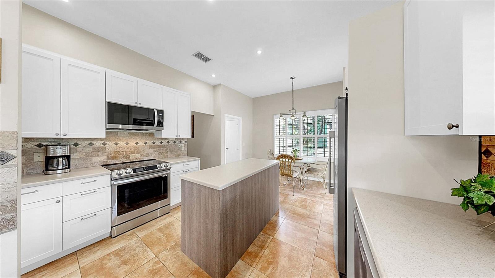 Image 11 of 48 For 9535 Norchester Circle