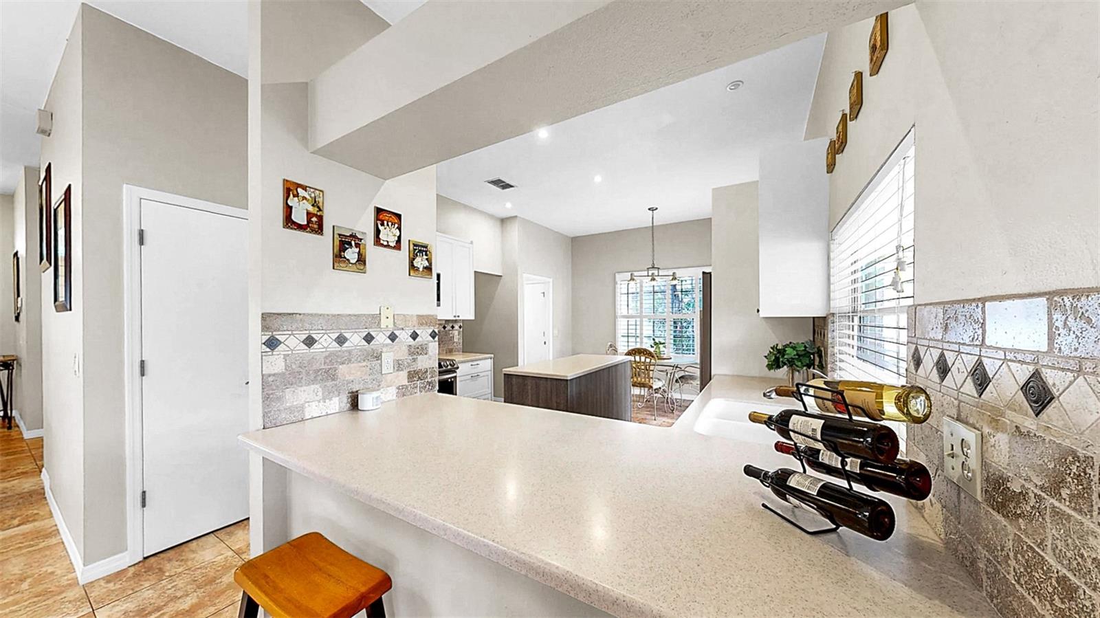 Image 18 of 48 For 9535 Norchester Circle