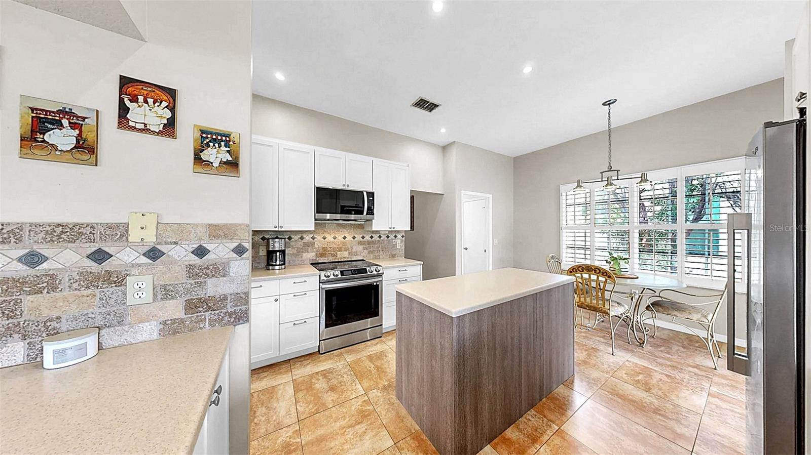 Image 19 of 48 For 9535 Norchester Circle