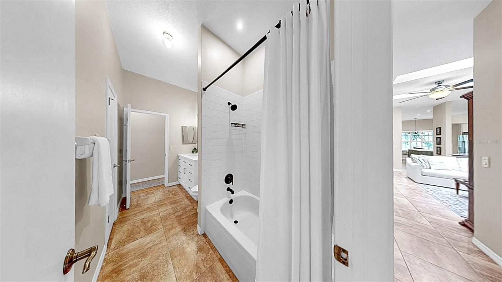 Image 37 of 48 For 9535 Norchester Circle
