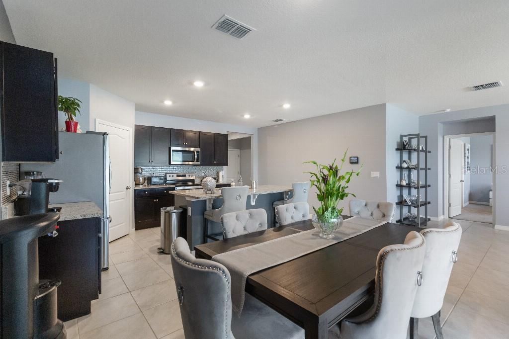 Image 6 of 14 For 9532 Black Walnut Drive