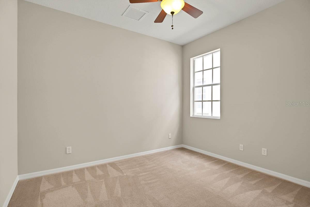 Image 10 of 37 For 16205 Palmettoglen Court