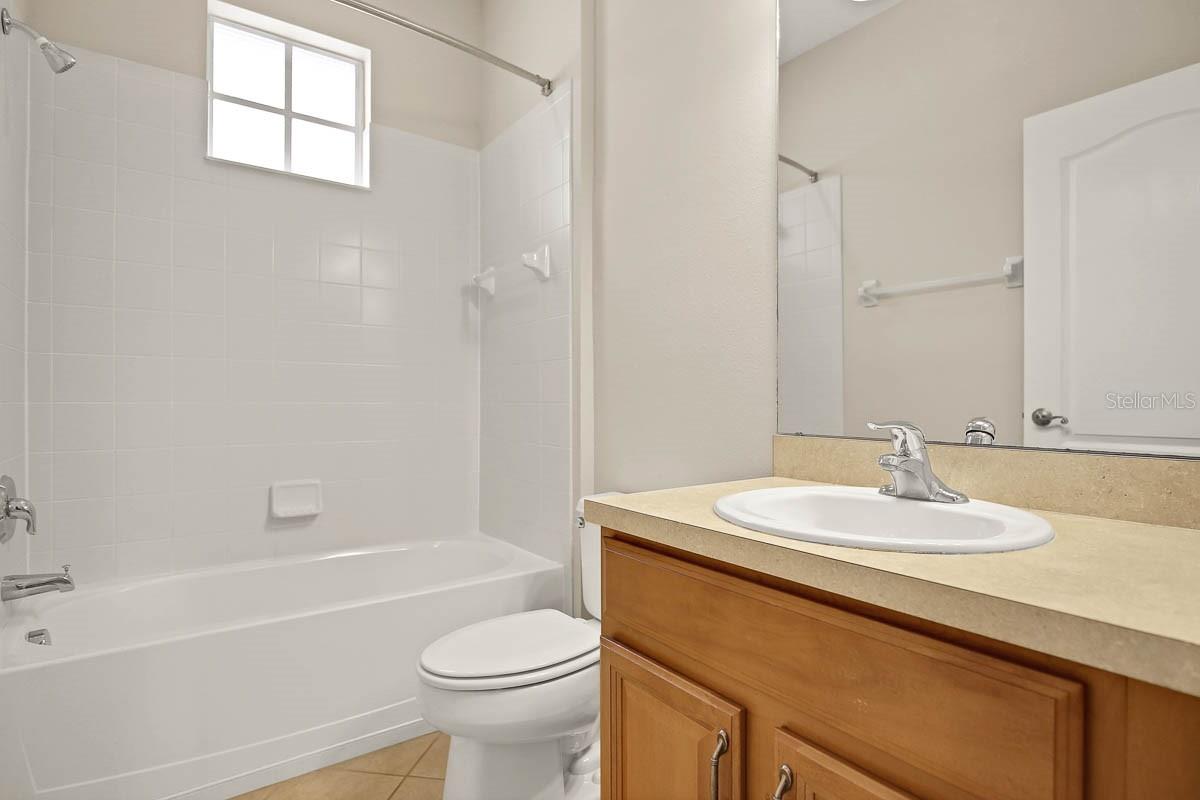 Image 12 of 37 For 16205 Palmettoglen Court