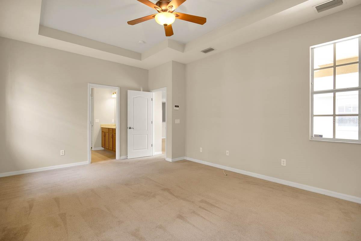 Image 16 of 37 For 16205 Palmettoglen Court