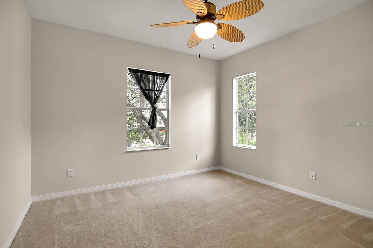 Image 19 of 37 For 16205 Palmettoglen Court