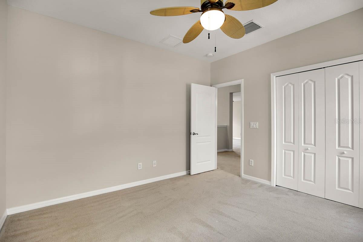 Image 22 of 37 For 16205 Palmettoglen Court