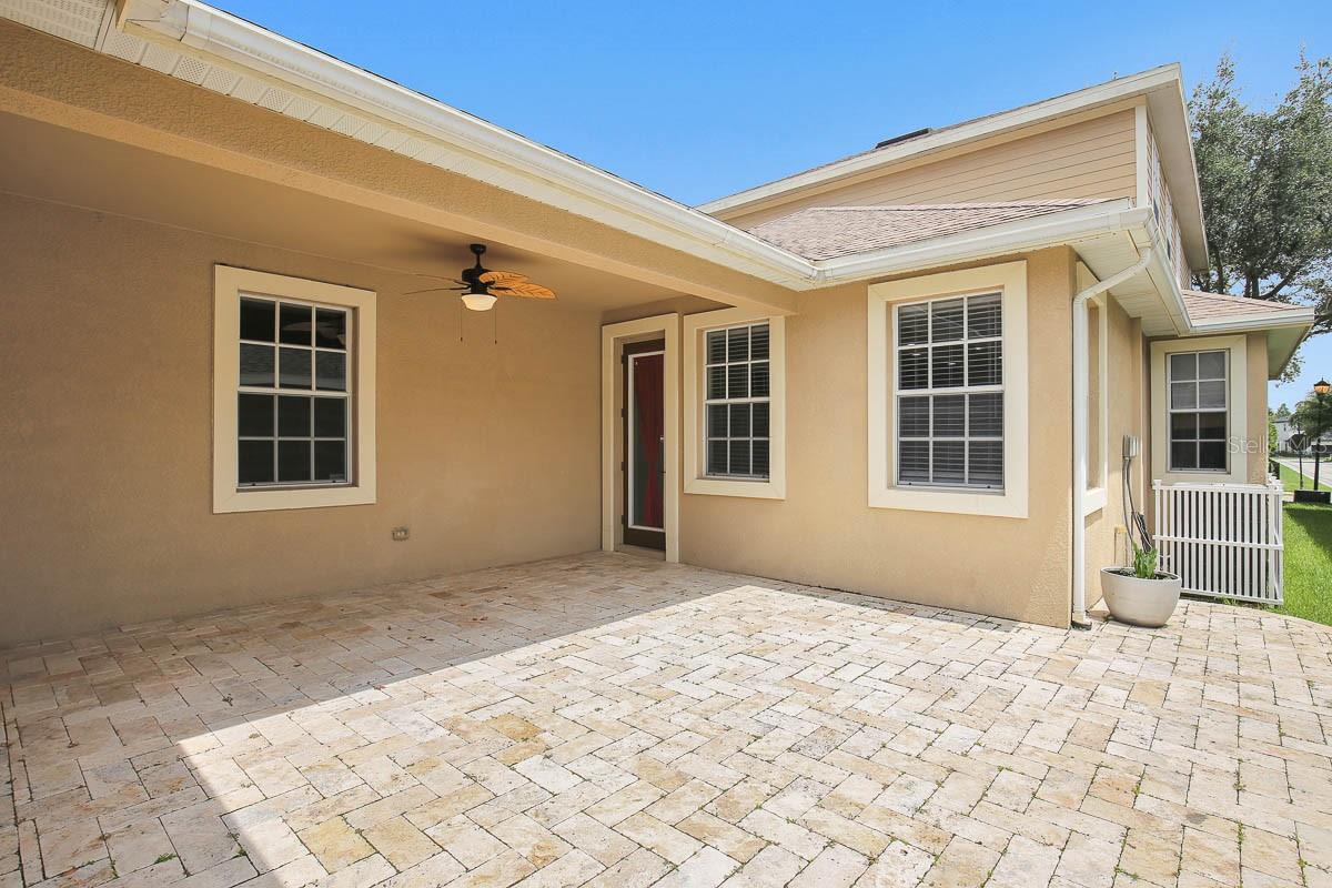 Image 26 of 37 For 16205 Palmettoglen Court