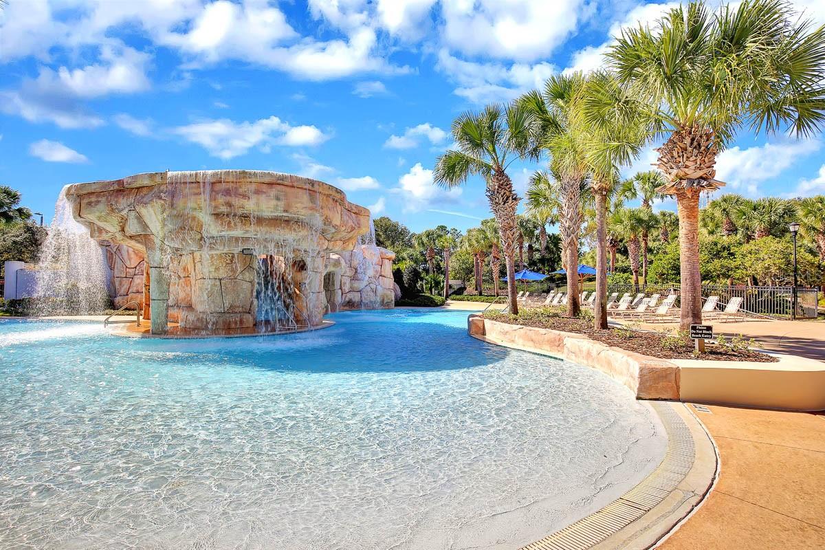Image 30 of 37 For 16205 Palmettoglen Court