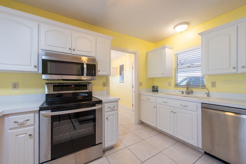 Image 11 of 44 For 106 Silverbell Court
