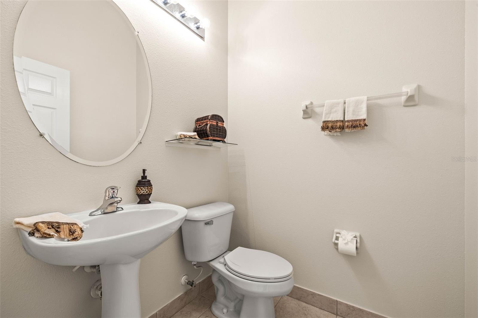 Image 28 of 44 For 4949 Sandy Brook Cir