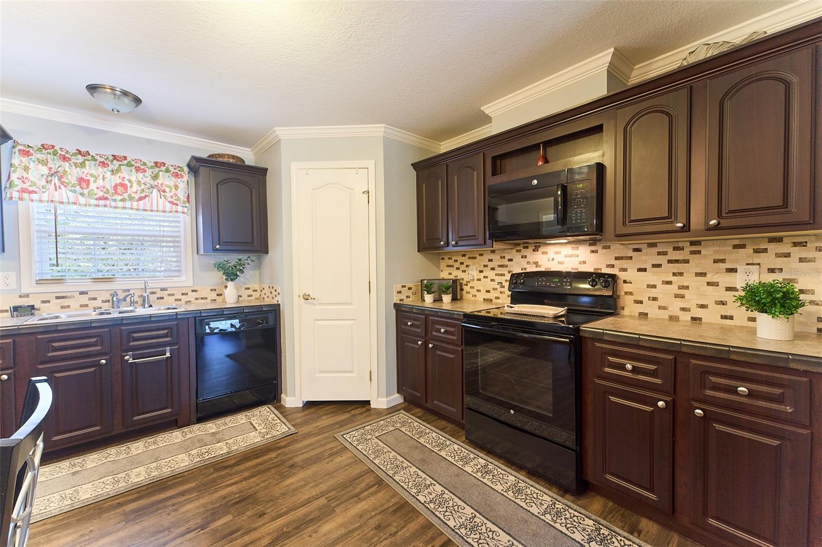 Image 12 of 47 For 720 Wendel Avenue