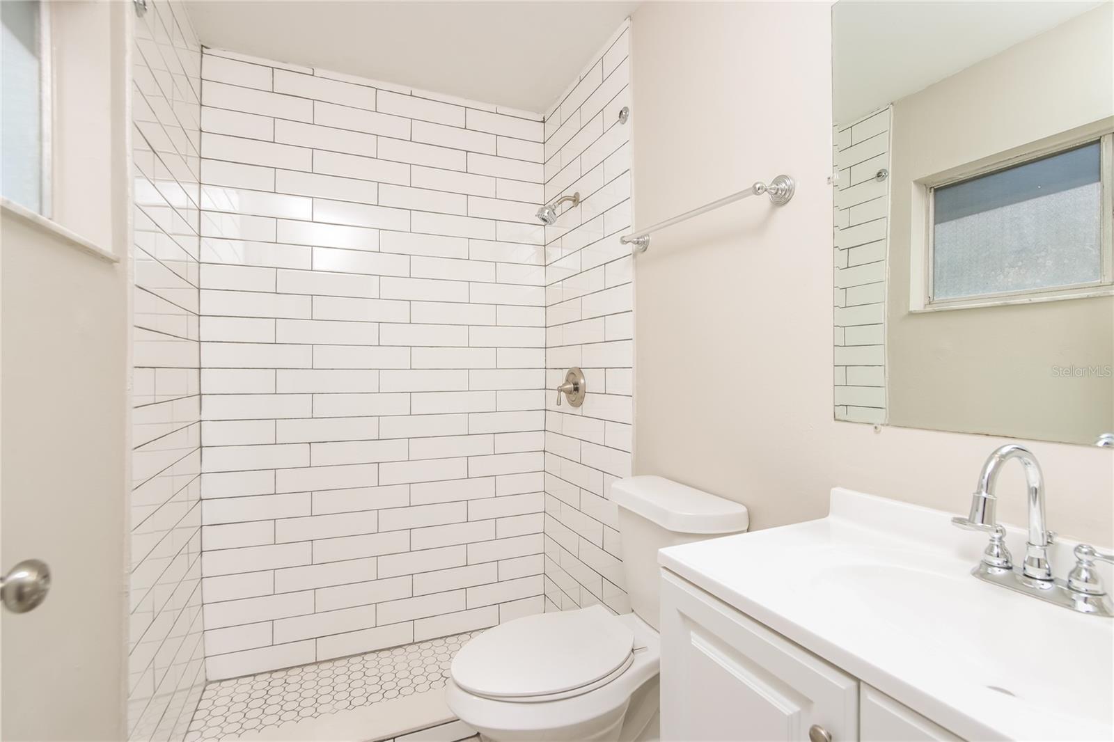 Image 10 of 18 For 481 Ralwood Lane Ne