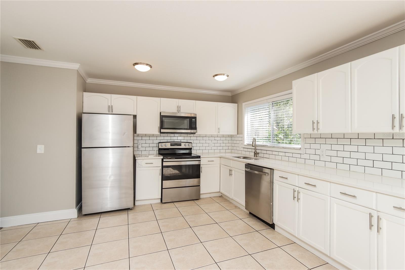 Image 6 of 18 For 481 Ralwood Lane Ne