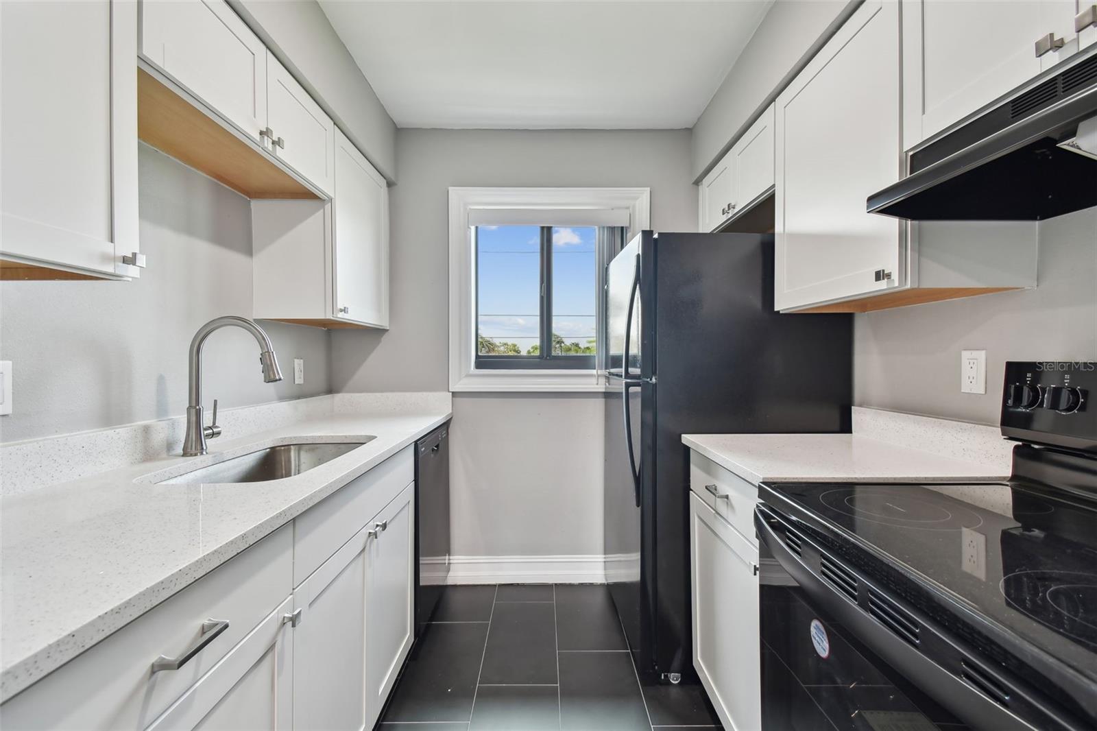 Image 10 of 55 For 2942 Bay Drive 31