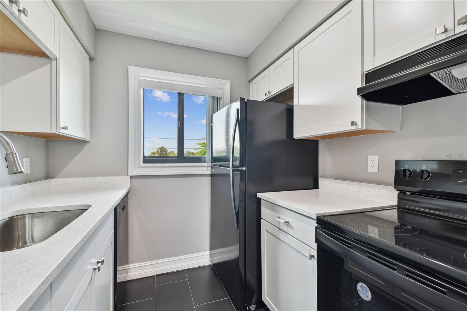 Image 12 of 55 For 2942 Bay Drive 31