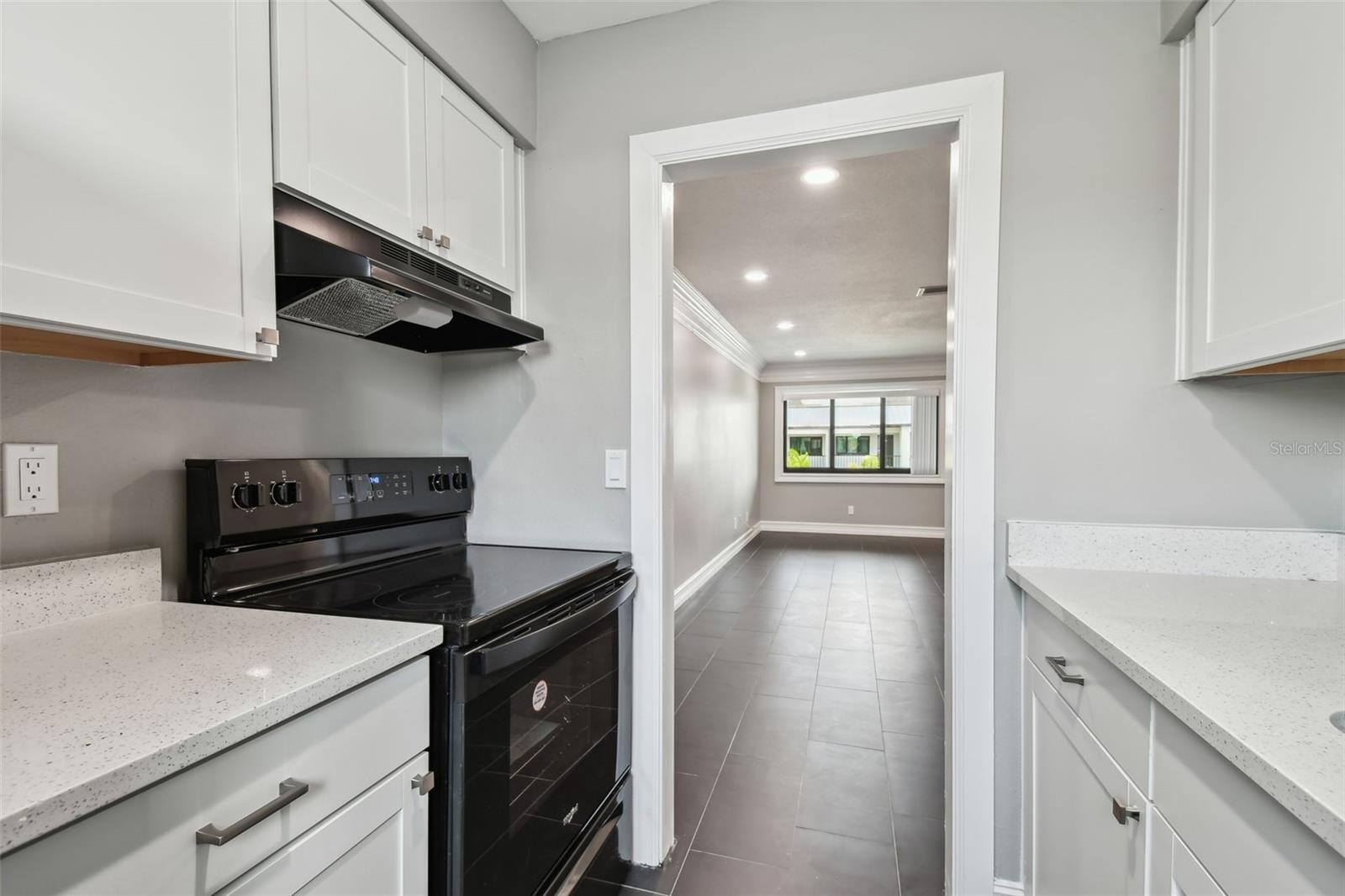 Image 13 of 55 For 2942 Bay Drive 31