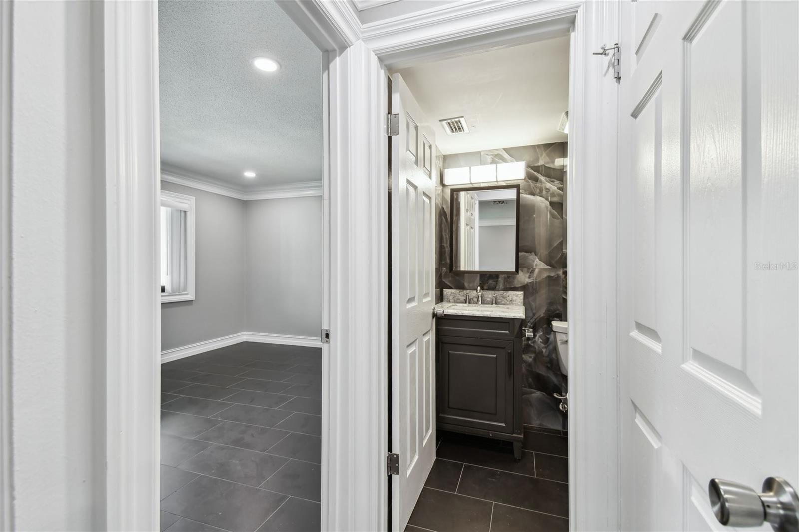 Image 15 of 55 For 2942 Bay Drive 31