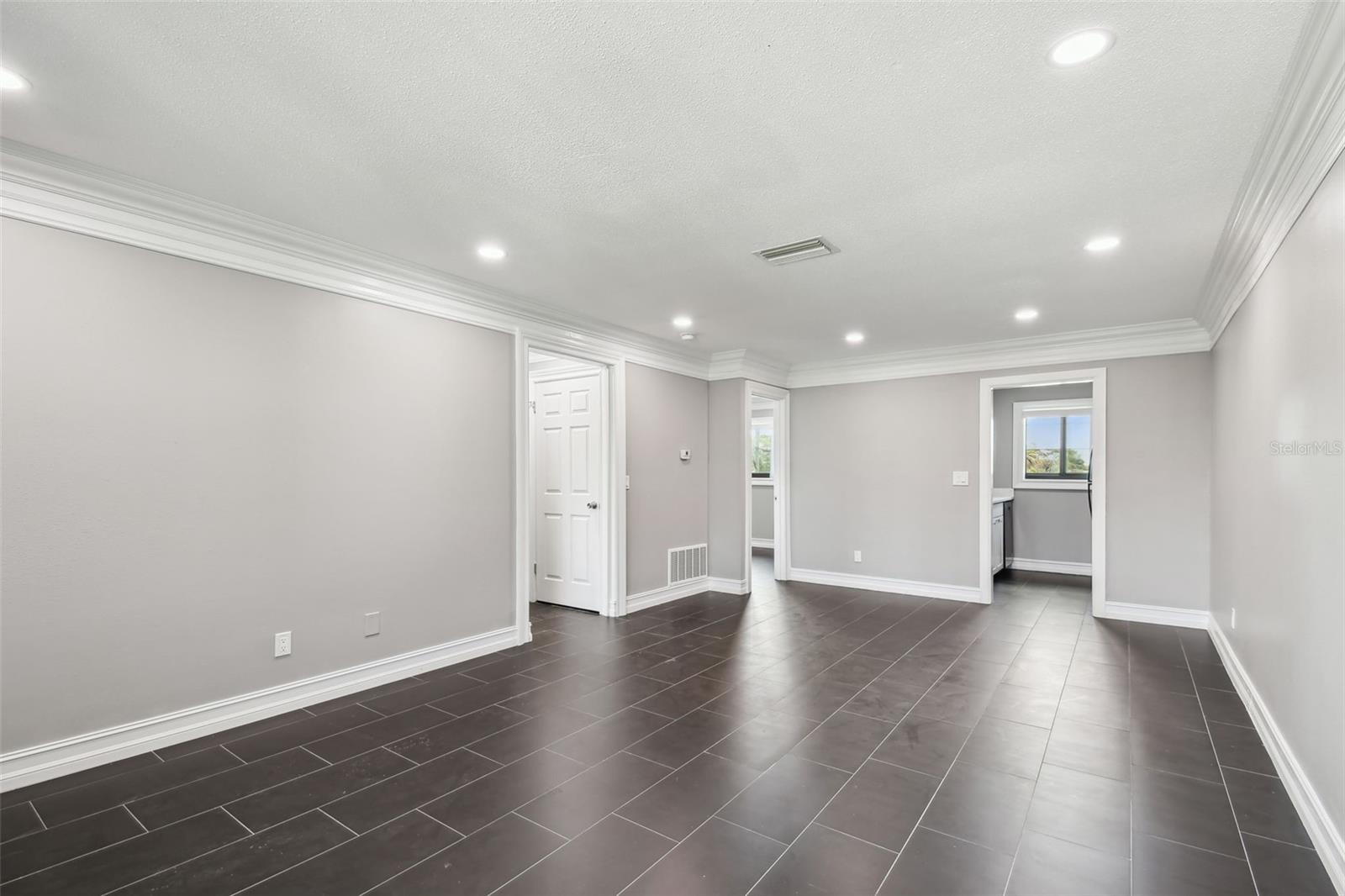 Image 6 of 55 For 2942 Bay Drive 31
