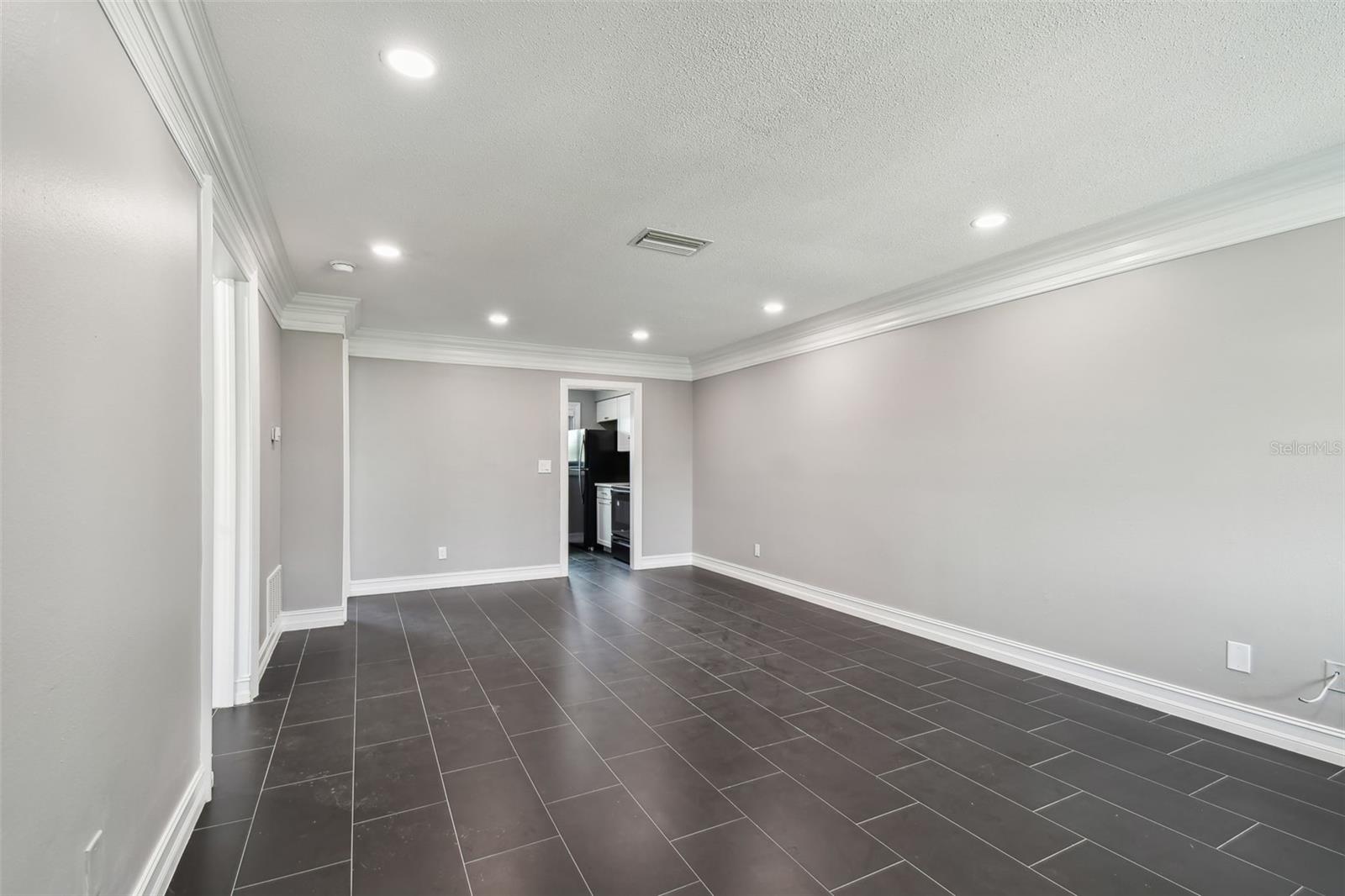 Image 7 of 55 For 2942 Bay Drive 31